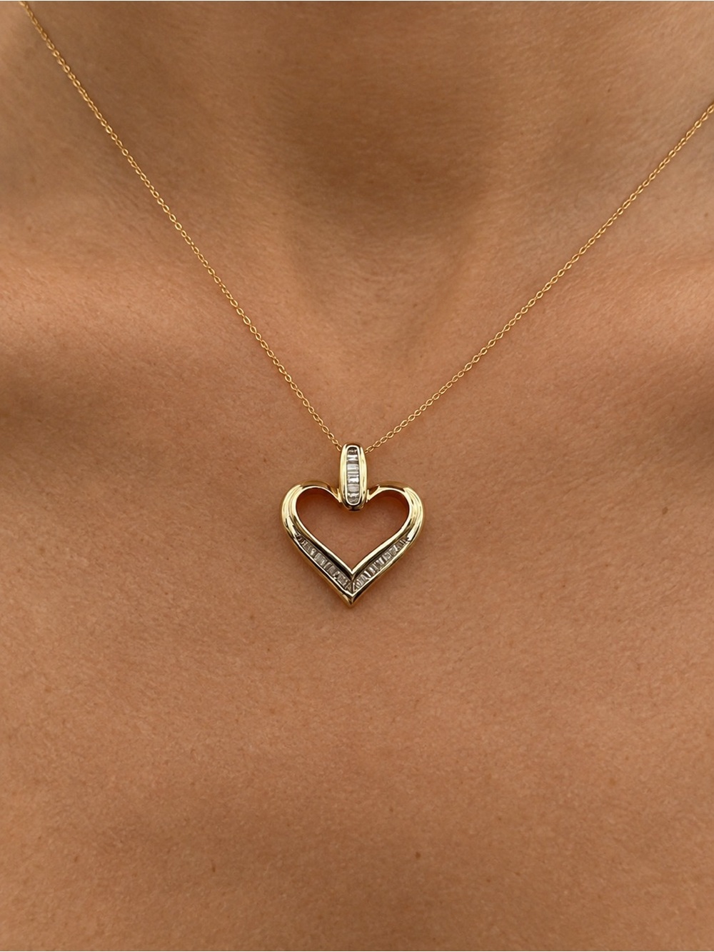 Vintage 10k Gold & 0.25ct Baguette Diamond Heart Pendant and Gold Chain Necklace